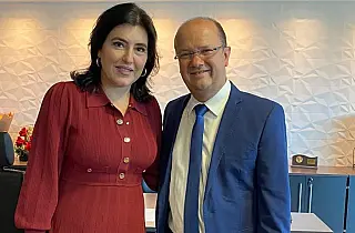 Barbosinha leva saudação de Riedel a ministra