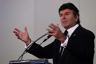 TSE revoga parte de norma que restringia pesquisas eleitorais após polêmica