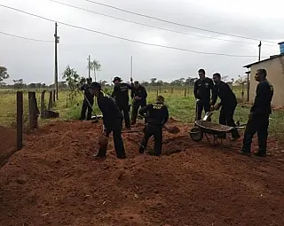Policiais seguem rastros de veículos e localizam 4500 quilos de maconha em fazenda