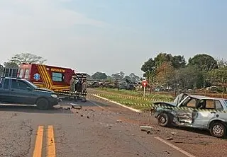 Homem morre ao invadir canteiro no trevo da BR de Fátima do Sul