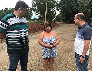 Moradores de Picadinha contemplam chegada do asfalto