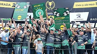 Felipe Fraga é campeão pela primeira vez na Stock Car