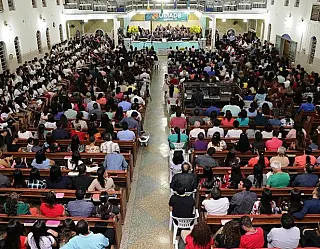Assembleia de Deus reúne jovens da igreja em congresso
