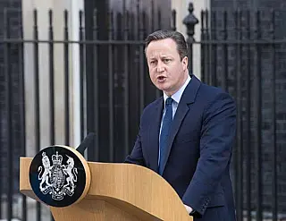 Após decisão dos britânicos de deixar UE, Cameron admite renúncia