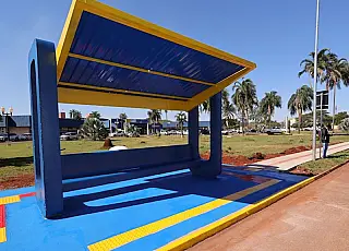 Novo ponto de parada de ônibus é instalado