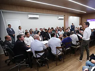 Marçal pede ajuda para asfaltar linhas de ônibus