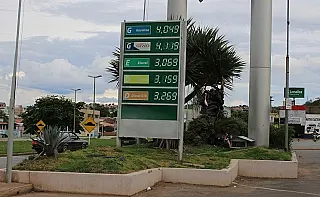 Projeto que proíbe três dígitos nos preços de combustíveis é aprovado na Assembleia