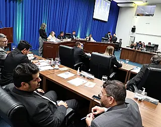Vereadores aprovam 16 projetos nesta segunda-feira