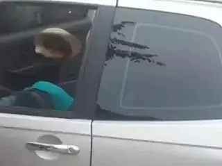Dois são executados com tiros de 9mm dentro de carro na divisa do Brasil com o Paraguai