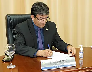 Três projetos de lei de Juscelino Cabral são aprovados