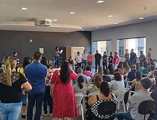 Servidores públicos cobram correção salarial