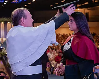 Formados, familiares e amigos festejam na Unigran