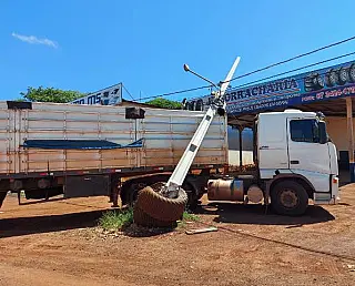 Colisões em postes custaram R$ 1,3 milhão em 2022
