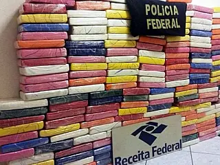 PF encontra 200 kg de cocaína dentro de contêiner em Santos