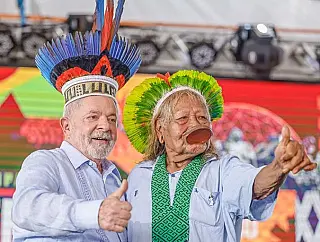 Lula promete legalizar máximo de terras indígenas
