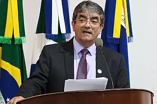 Juscelino Cabral solicita a construção de uma praça  e um Ceim no bairro Vila Toscana