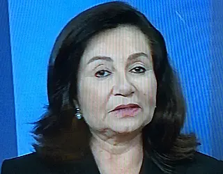 Délia revoga decreto que suspendia vantagens de profissionais da Saúde