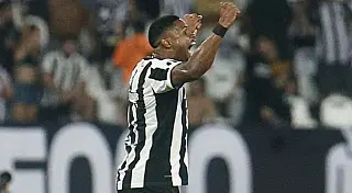 Botafogo vence LDU e respira na luta por vaga nas oitavas