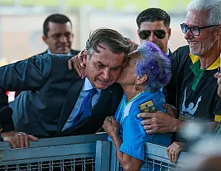 Bolsonaro e o Fundão: Quem quer muito tempo e dinheiro quer se esconder