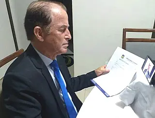 Bebeto pede limpeza urgente no Ecoponto do Parque do Lago