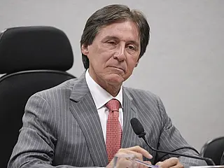 Bancada do PT racha e quer candidatura prórpria para presidência do Senado