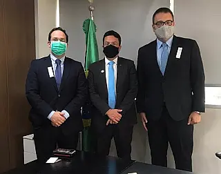 Alan Guedes 'passa a sacolinha' em Brasília para iniciar mandato em Dourados