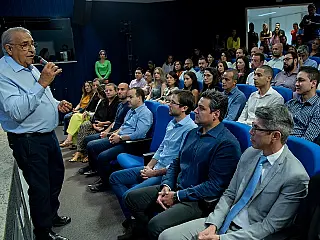 TCE celebra 43 anos com servidores