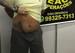 Homem usava arma tatuada na cintura para praticar assaltos