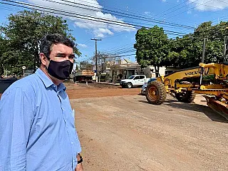 Dourados terá 30 ruas de linhas de ônibus recapeadas, garante Eduardo Riedel