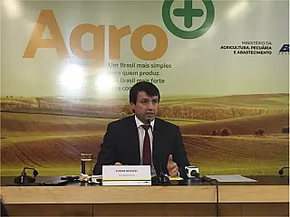 De 302 amostras de carne de frigoríficos investigados, teste encontra bactérias em oito