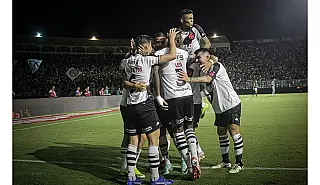 Vasco vence Água Santa para seguir em frente na competição