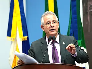 Sergio Nogueira cobra agilidade em operação tapa-buraco