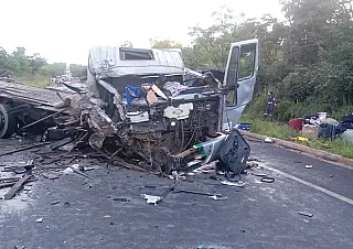Acidente com sete carros, mata 13 e deixa 39 feridos no norte de Minas