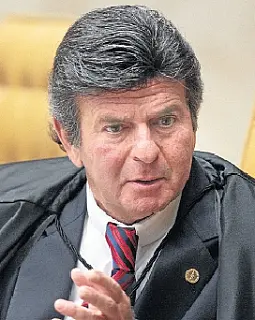 Fux manda suspender publicações sobre Nossa Senhora