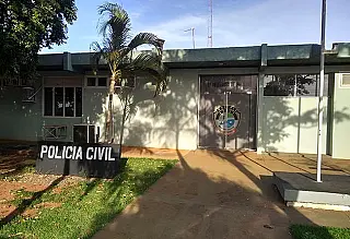 Homem usa fivela para abrir buraco na parede e tentar fugir de delegacia
