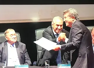 Murilo e Reinaldo festejam momento da diplomação