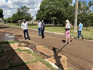 Elias Ishy vistoria e cobra melhorias no Residencial Indaiá