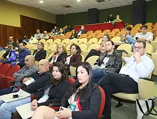 Prefeito é homenageado em congresso