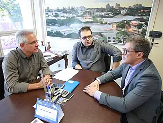 Deputado Lucas de Lima cumpre agenda com vereador Alan Guedes em Dourados