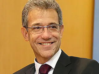Presidente da Ebserh entrega equipamentos no HU