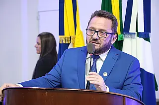 Vereador Laudir ouve vozes da comunidade e solicita revitalização da Praça do Cinquentenário