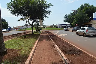 SEMSUR começa reformulação dos canteiros da Avenida Marcelino Pires