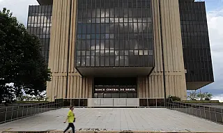 Atividade econômica tem alta de 3,32% em fevereiro
