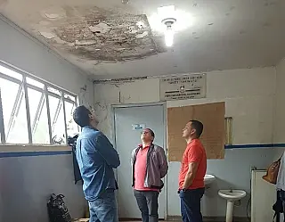 Vereador leva secretário-adjunto para comprovar realidade em posto de saúde