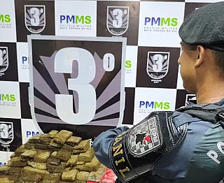 PM encontra 33 kg de maconha abandonada