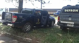 Motorista tenta fugir da polícia com 2 toneladas de maconha em Ranger