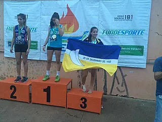 Atletismo de Dourados fica em terceiro nos JEMS