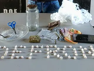 Defron fecha ponto de distribuição de drogas que funcionava na Vila Cachoeirinha