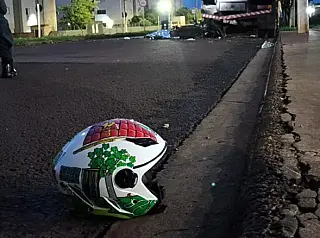Pedro Felipe bate em caminhão e morre na madrugada