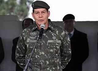 General diz que Temer sobrevive 'pelo balcão de negócios' e é afastado do Exército